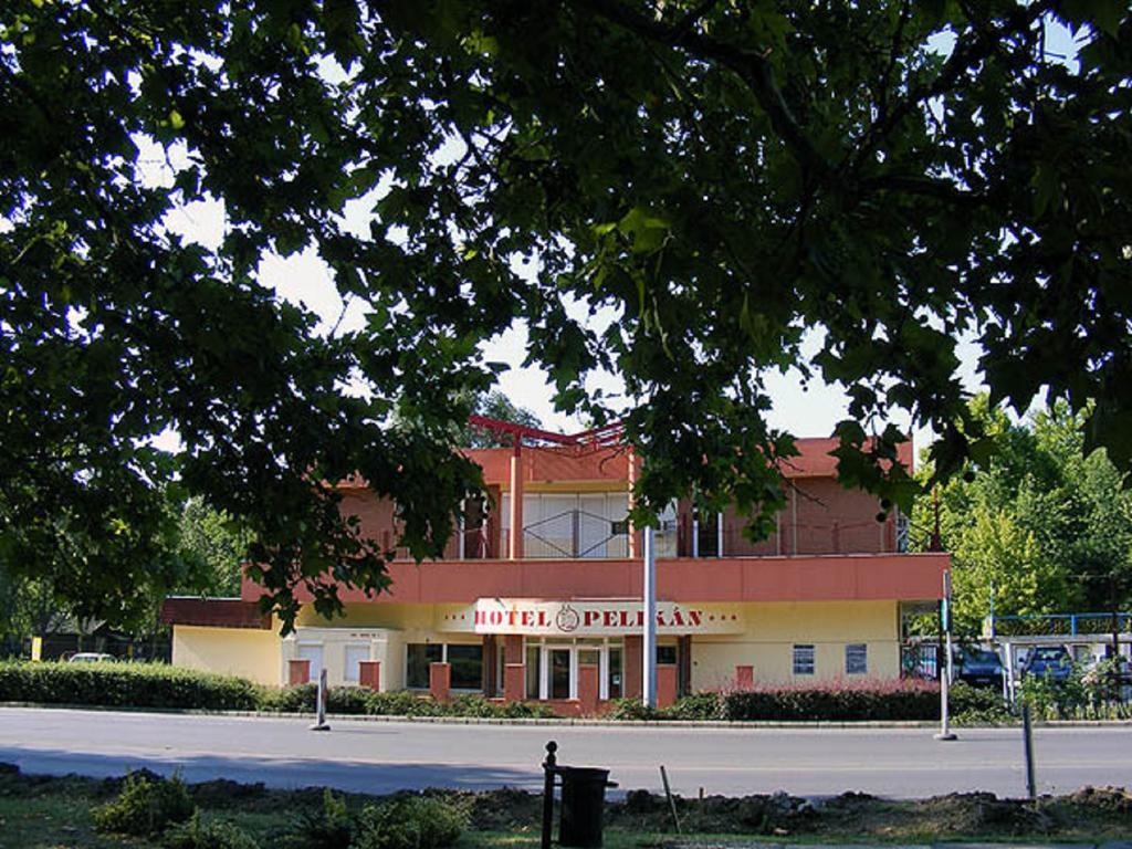 Hotel Pelikan Hódmezővásárhely Eksteriør bilde