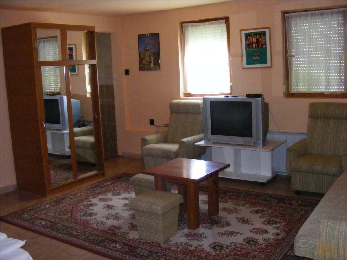 Hotel Pelikan Hódmezővásárhely Eksteriør bilde